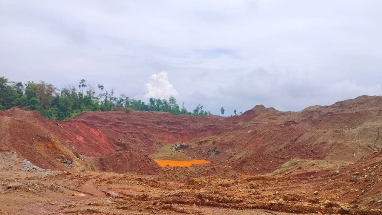 Aliansi Masyarakat Siumbatu (AMS) mendesak pemerintah menindak PT Graha Mining Utama (GMU) yang diduga melakukan penambangan nikel ilegal dan merusak lingkungan di Desa Siumbatu, Morowali, Sulawesi Tengah.