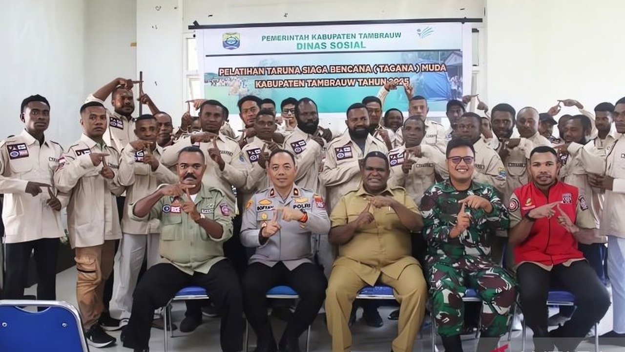 Pemerintah Kabupaten Tambrauw, Papua Barat Daya, melatih 33 warga untuk meningkatkan kesiapsiagaan menghadapi berbagai bencana, seperti gempa bumi, tanah longsor, dan kebakaran hutan, mengingat wilayah tersebut berisiko multi-bencana.