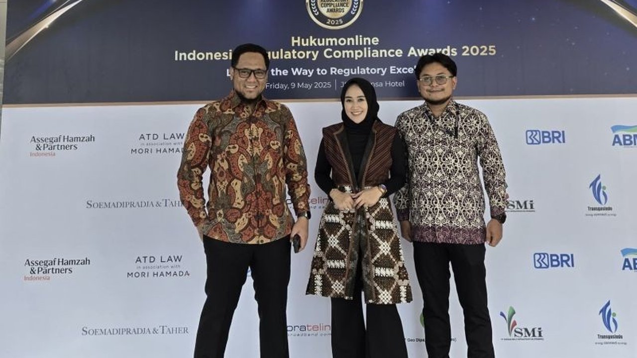 PT Terminal Petikemas Surabaya (TPS) prioritaskan kepatuhan hukum dan transparansi sebagai budaya perusahaan, dibuktikan dengan penghargaan Regulatory Compliance Awards 2025 dan berbagai inisiatif digital.
