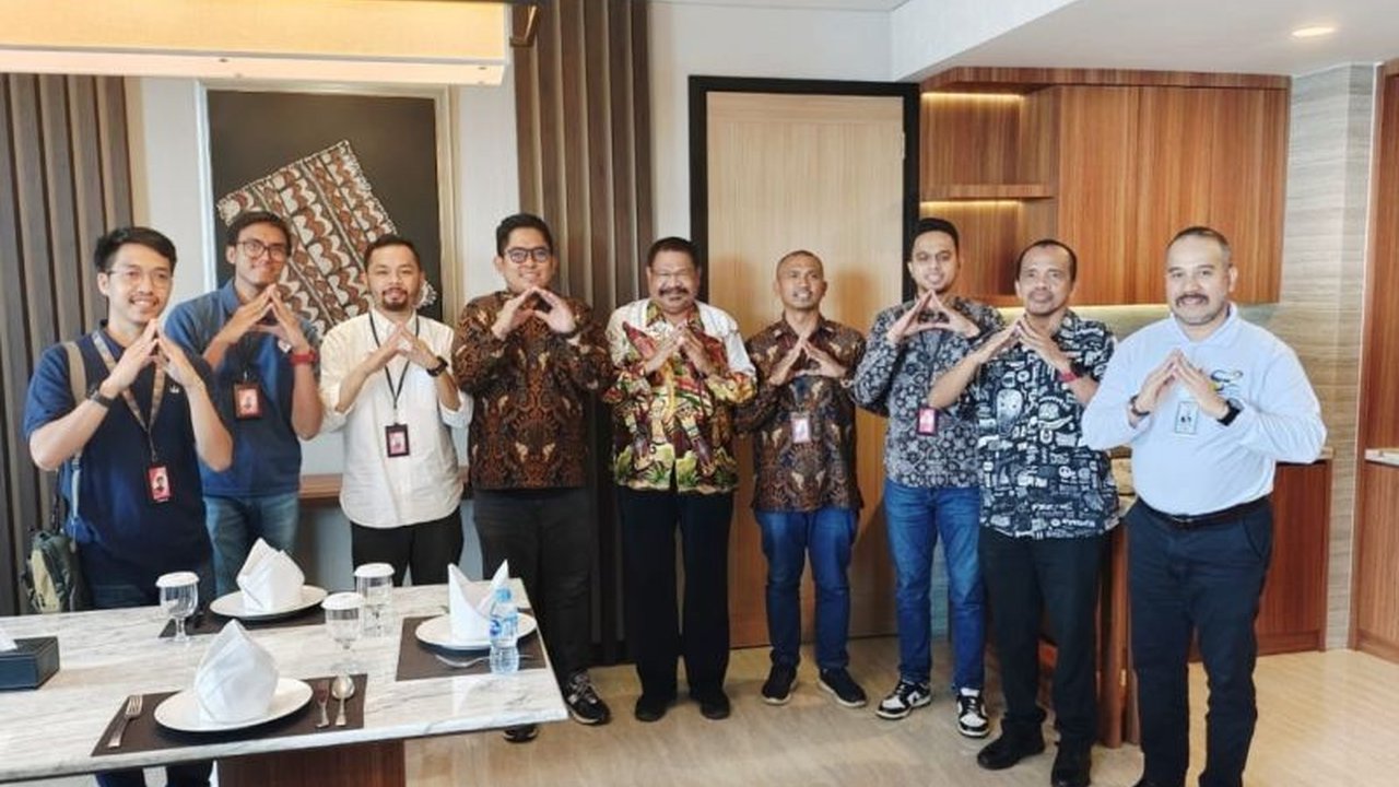 Gubernur Papua Pegunungan, John Tabo, meminta penambahan bandwidth internet dari 5,7 Gbps menjadi 20 Gbps untuk mendukung pembangunan digital di wilayahnya yang memiliki populasi Orang Asli Papua (OAP) mayoritas.