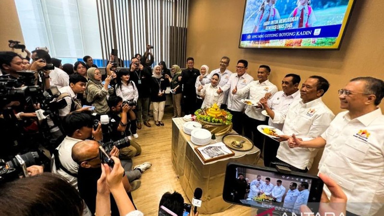 Kadin Indonesia luncurkan Satgas MBG Gotong Royong untuk dukung Program SPPG, menjamin gizi 80 juta anak Indonesia dengan pelatihan dan sertifikasi, serta alokasi dana Rp170 triliun.