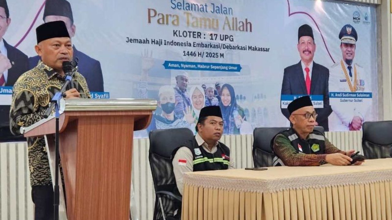 Wakil Gubernur Maluku Utara melepas keberangkatan 291 calon haji dari Maluku Utara yang tergabung dalam Kloter 17 menuju Tanah Suci di Makassar, Selasa.