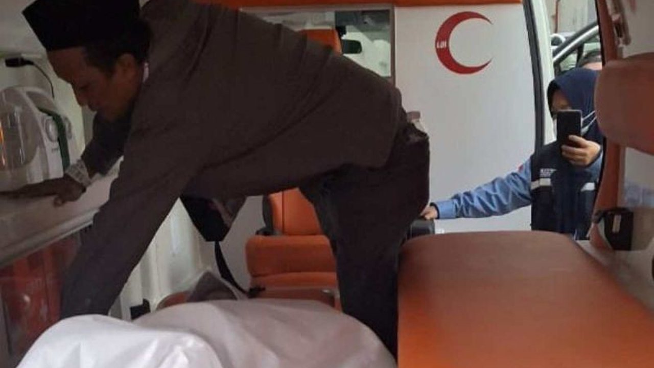 Jamaah haji asal Makassar, Amirah Tayyimah Daman (68), meninggal dunia di Makkah setelah menjalani perawatan akibat komplikasi penyakit diabetes.