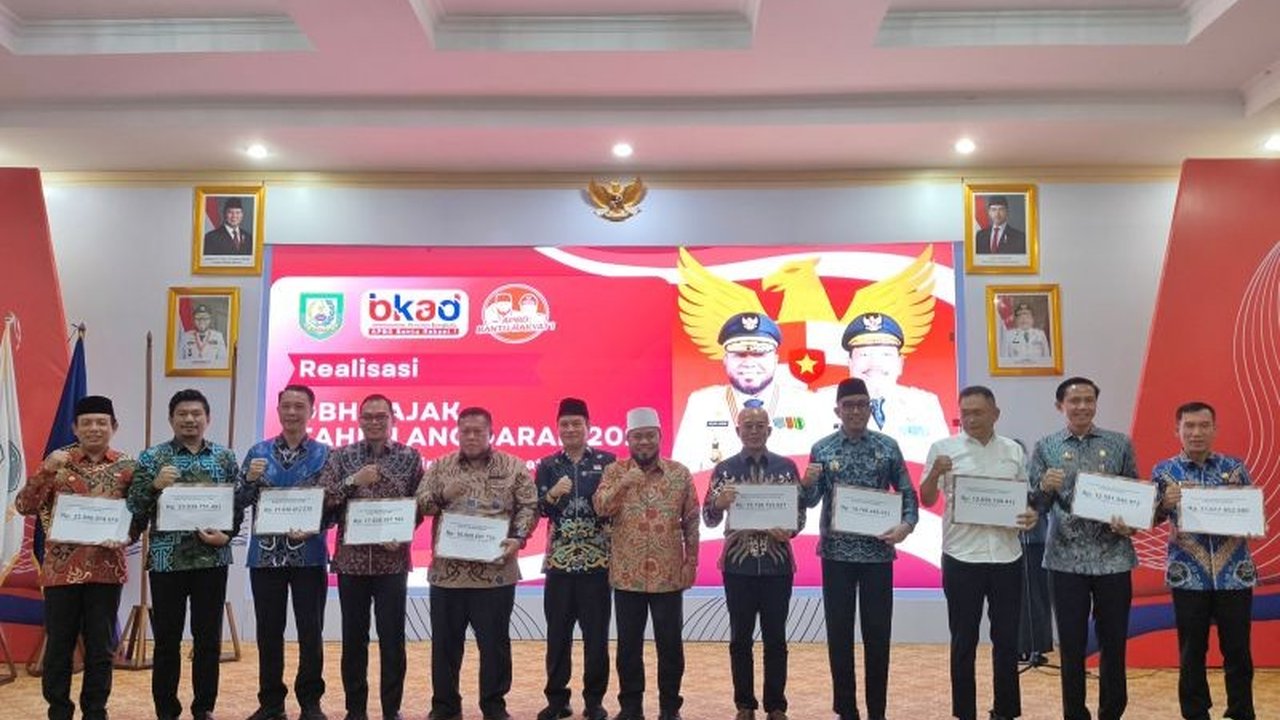 Gubernur Bengkulu, Helmi Hasan, menyalurkan Rp179,67 miliar Dana Bagi Hasil (DBH) untuk infrastruktur dan kesehatan di sembilan kabupaten dan satu kota, termasuk penyelesaian DBH terutang.