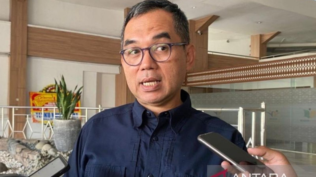 Pemkab Bogor akan menerapkan rekayasa lalu lintas di Parungpanjang selama perbaikan jalan serentak pada Juni-Desember 2025, guna meminimalisir dampak terhadap perekonomian.