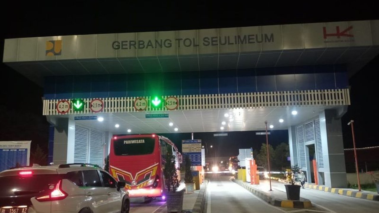 Lonjakan trafik Jalan Tol Sigli-Banda Aceh (Sibanceh) terjadi selama cuti bersama, mencapai peningkatan hingga 58 persen dibandingkan hari biasa, didorong oleh peningkatan mobilitas masyarakat yang memanfaatkan libur panjang.
