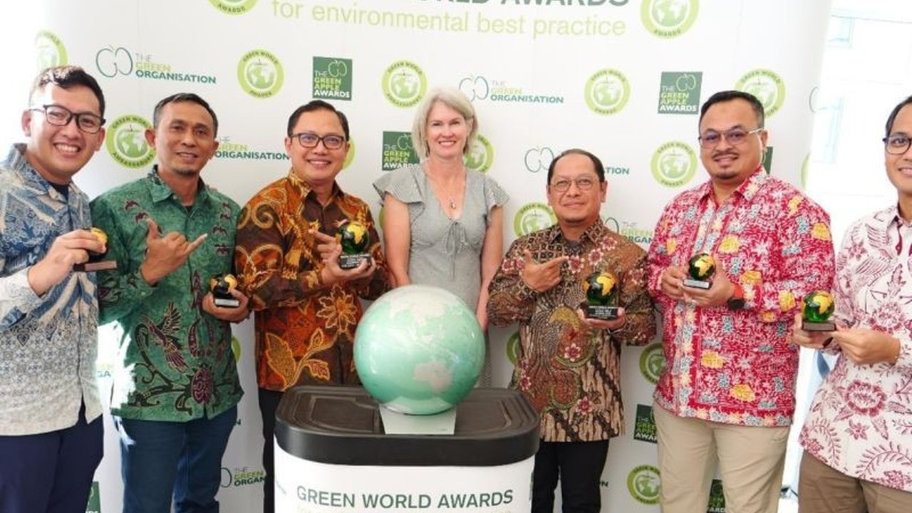 Lima program tanggung jawab sosial dan lingkungan Pertamina Regional Jawa meraih penghargaan Green World Awards 2025 di Selandia Baru, membuktikan komitmen perusahaan terhadap keberlanjutan.