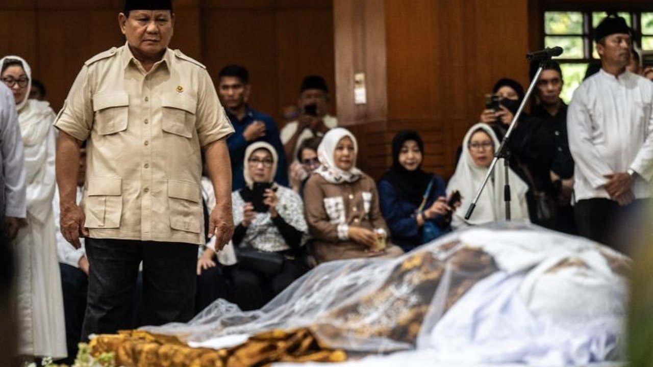 Wafat mantan Wagub DKI Eddie Nalapraya, rencana program atasi tawuran, kunjungan wisatawan ke Kepulauan Seribu, jumlah pengunjung TMII selama libur Waisak, dan kebakaran di Cipinang menjadi sorotan peristiwa Jakarta kemarin.