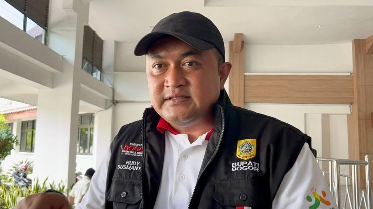 Bupati Bogor, Rudy Susmanto, menindaklanjuti temuan audit BPK terkait LKPD 2024, dengan fokus utama pada perbaikan pengelolaan dana BOS di 16 sekolah yang mendapat perhatian serius.