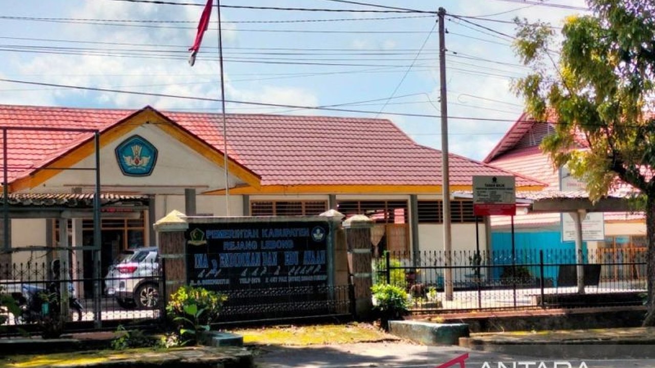 Disdikbud Kabupaten Rejang Lebong, Bengkulu, gencar mengawasi penerapan larangan pungutan di sekolah-sekolah, sesuai instruksi Bupati dan demi memastikan pendidikan tetap menjadi hak dasar bagi semua.