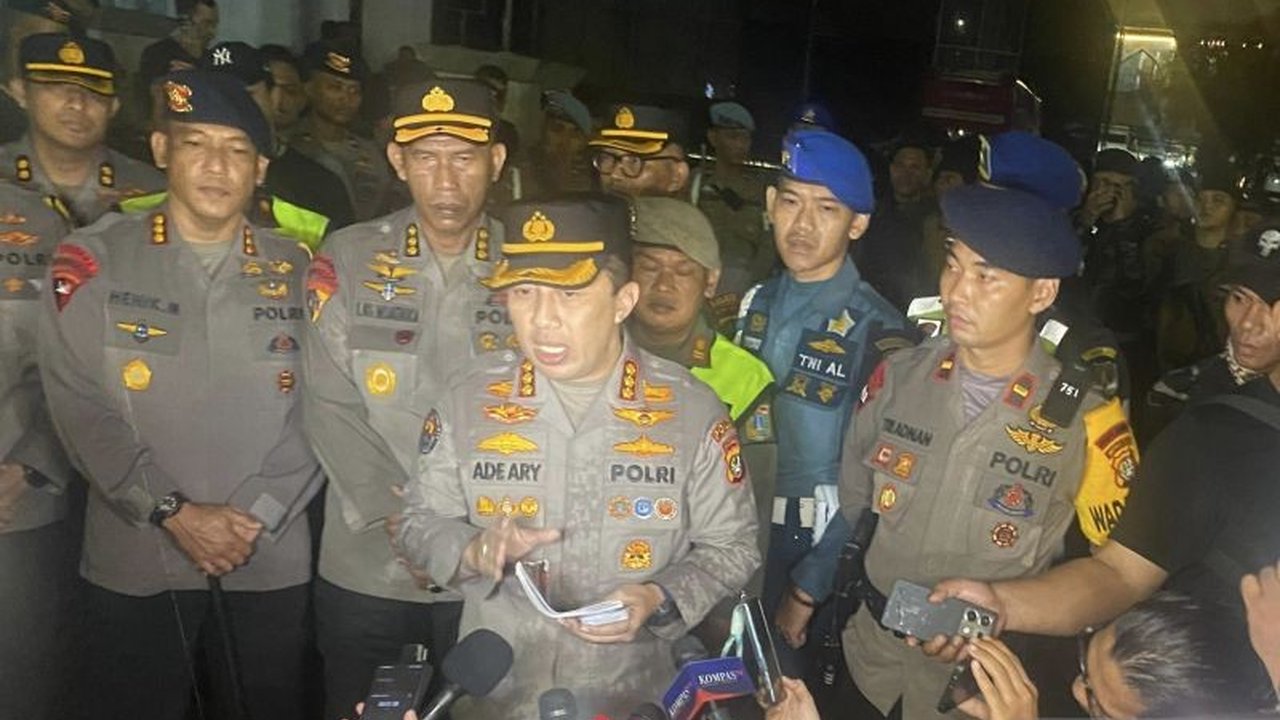 Polda Metro Jaya dan Polres Metro Jakarta Barat menangkap 22 pelaku premanisme dalam Operasi Berantas Jaya 2025, merespon keluhan masyarakat akan pungli dan intimidasi.