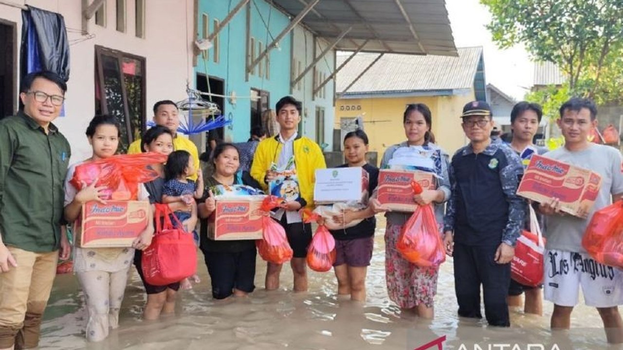 Pemprov Kaltim Salurkan Bantuan untuk Warga Terdampak Banjir Samarinda