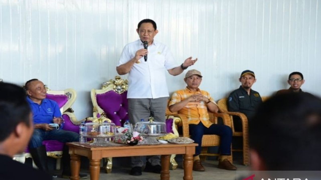 Gubernur Gorontalo, Gusnar Ismail, menanggapi aspirasi petani tambak Pohuwato terkait akses pupuk dan pemasaran hasil perikanan, berjanji memperjuangkannya di tingkat pusat dan berkoordinasi dengan berbagai pihak.