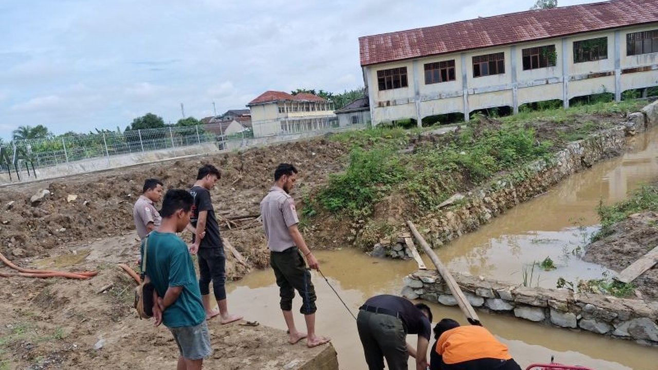 BPBD OKU mengingatkan warga untuk waspada terhadap potensi banjir bandang akibat luapan Sungai Ogan setelah kenaikan permukaan air mencapai tiga meter di Kecamatan Muara Jaya.