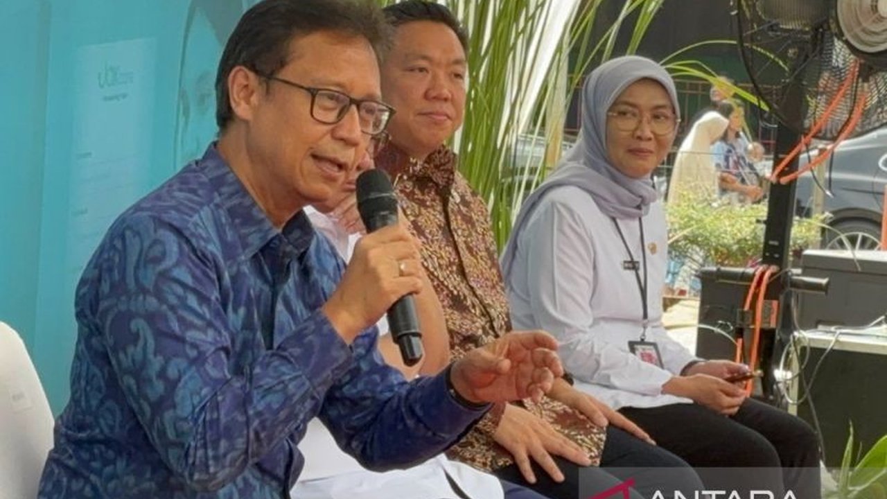 Menteri Kesehatan Budi Gunadi Sadikin mengimbau masyarakat Indonesia untuk menerapkan pola hidup sehat guna mencegah penyakit mematikan dan meningkatkan usia sehat, yang saat ini rata-rata hanya 62 tahun.