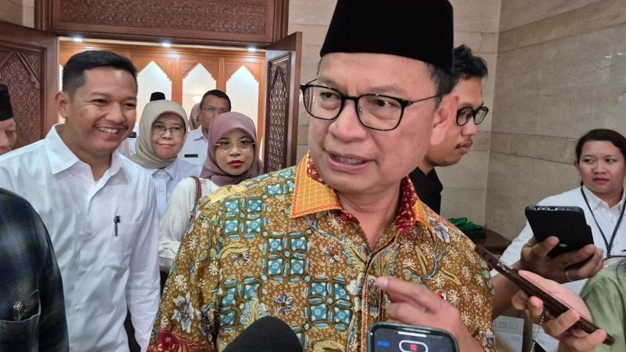 Ratusan pelajar di Bogor diduga keracunan usai mengikuti program Makan Bergizi Gratis (MBG), Badan POM dan Badan Gizi Nasional turun tangan melakukan investigasi menyeluruh untuk mencegah kejadian serupa.