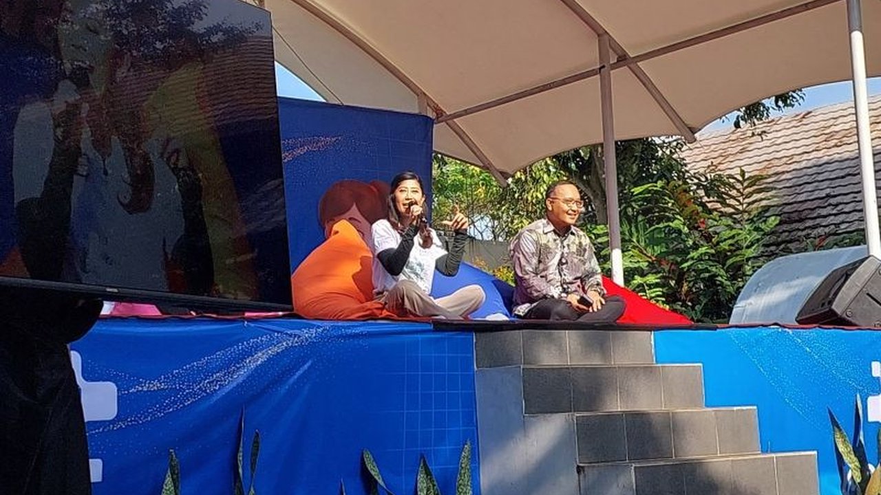 Peraturan Pemerintah Nomor 17 Tahun 2025 tentang Tata Kelola Penyelenggaraan Sistem Elektronik dalam Perlindungan Anak (PP Tunas) diharapkan mampu mengurangi adiksi ponsel dan paparan konten negatif pada remaja Indonesia.