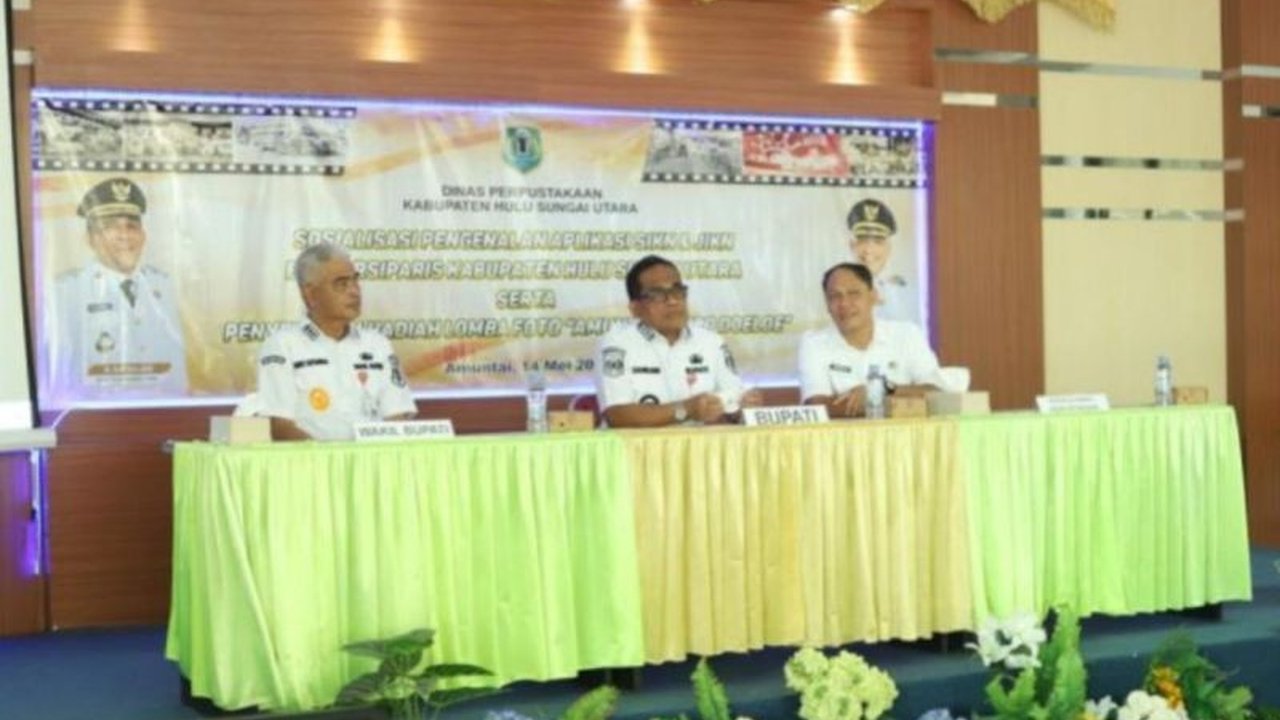 Bupati Hulu Sungai Utara (HSU), Kalimantan Selatan, Sahrujani, mengingatkan ASN untuk memahami aplikasi Sistem Informasi Kearsipan Nasional (SIKN) dan Jaringan Informasi Kearsipan Nasional (JIKN) guna menjaga arsip sebagai warisan sejarah.