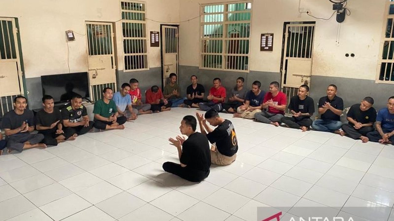 Lembaga Pemasyarakatan (Lapas) Kendari bermitra dengan Badan Narkotika Nasional Provinsi (BNNP) Sulawesi Tenggara untuk memberikan terapi rehabilitasi narkoba kepada 50 narapidana pecandu narkotika.