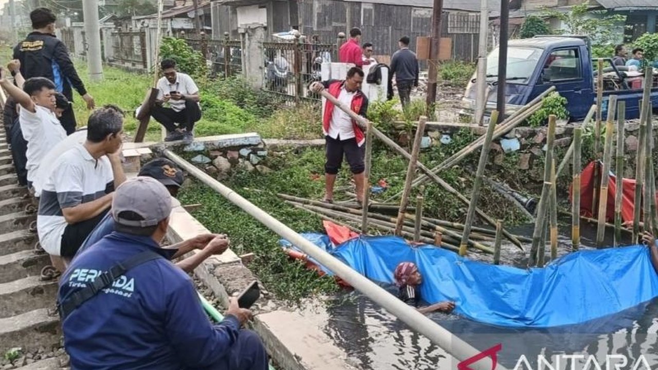 Perumda Tirta Bhagasasi Kabupaten Bekasi telah menyelesaikan relokasi pipa 10 inci yang bocor di Tambun Selatan, sehingga layanan air bersih kepada 1.800 pelanggan yang terdampak dapat kembali normal secara bertahap.