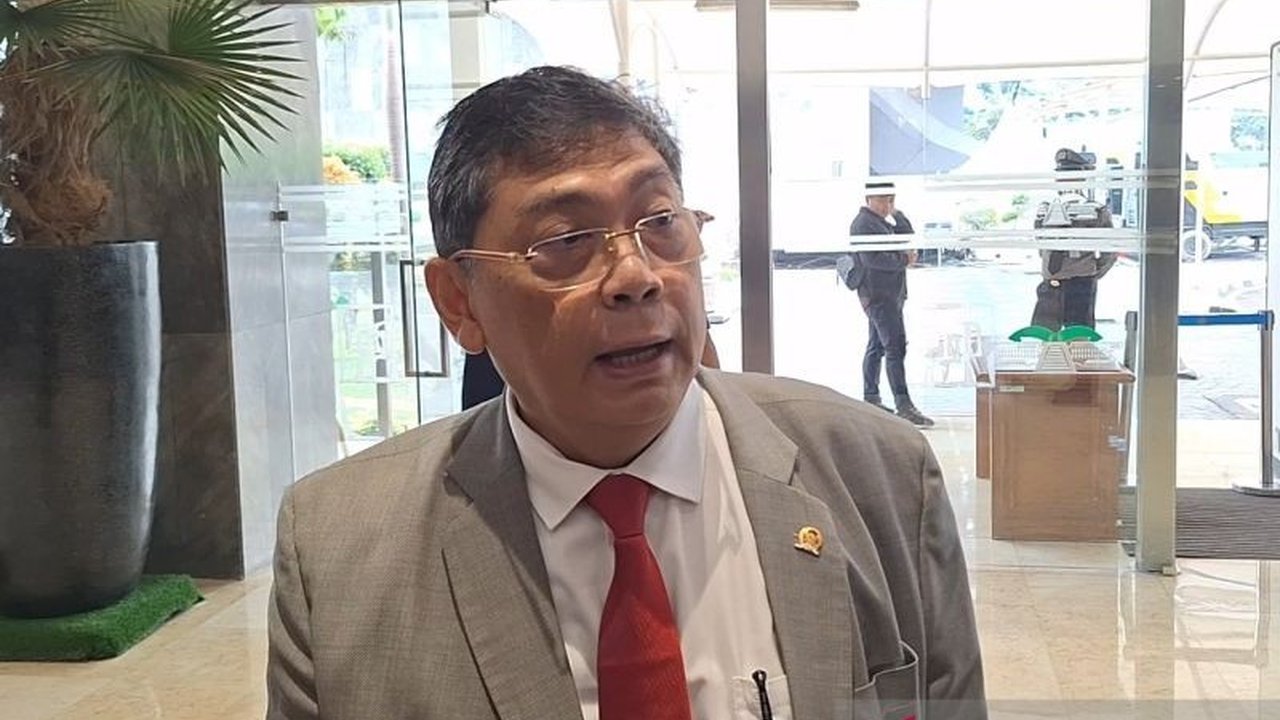 Komisi I DPR menilai dukungan pengamanan TNI AD pada Kejaksaan Agung dan Kejaksaan Negeri di seluruh Indonesia sesuai kebutuhan, meskipun detailnya masih perlu dikaji lebih lanjut.