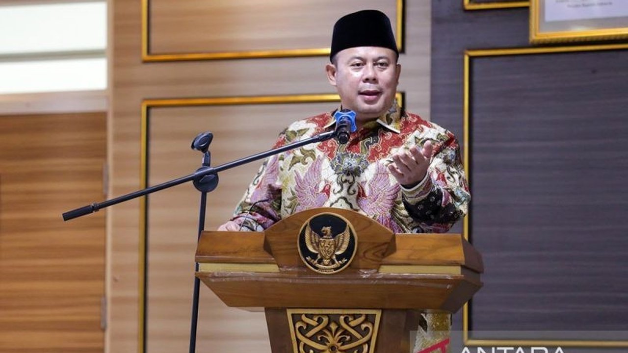 Wakil Ketua DPR meminta pemerintah Indonesia memberikan perlindungan hukum dan medis bagi Pekerja Migran Indonesia (PMI) yang menjadi korban penembakan oleh otoritas Malaysia, serta mendorong penyelidikan atas insiden tersebut.
