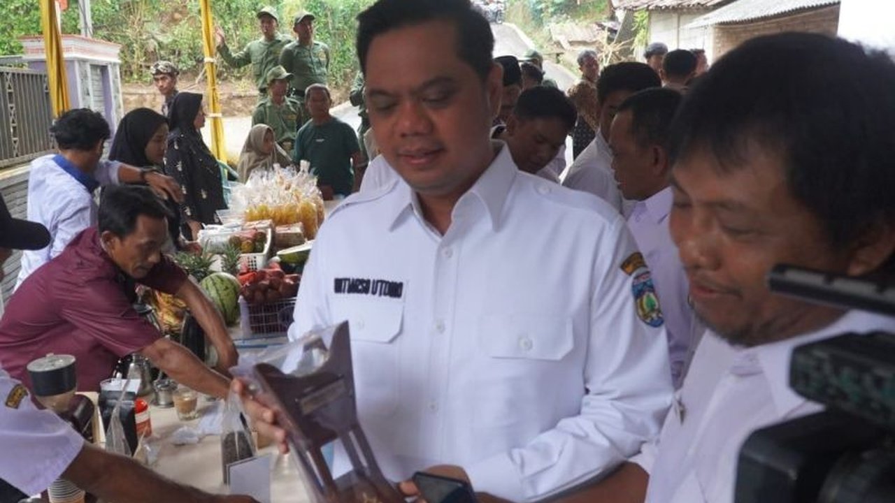 Pemerintah Kabupaten Jepara mengajak pelajar TK hingga SMP untuk melakukan karya wisata di destinasi wisata lokal guna mendorong perekonomian dan edukasi budaya.