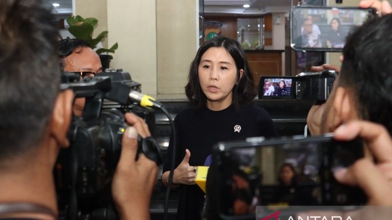 Wakil Menteri Pemberdayaan Perempuan dan Perlindungan Anak (Wamen PPPA) mengungkapkan kasus kekerasan seksual di Indonesia seperti fenomena gunung es dan mendukung penuh pengusutan kasus di Universitas Pancasila.