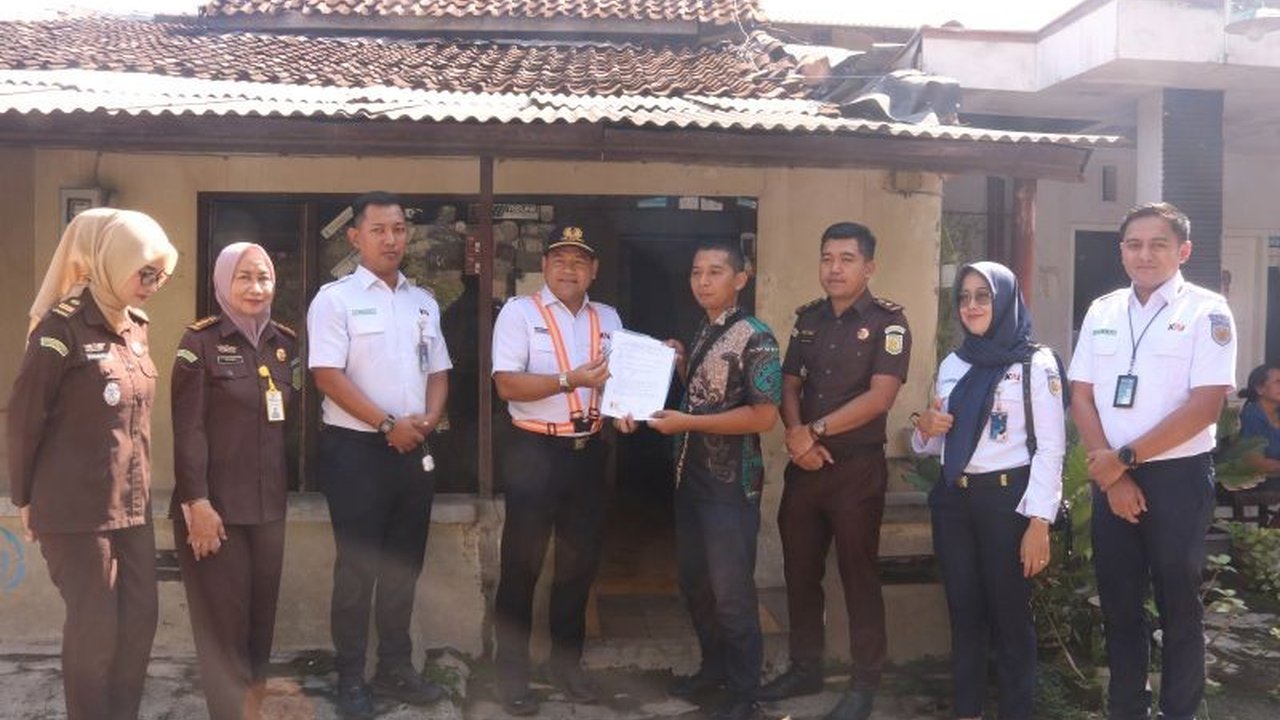 KAI Daop 7 Madiun bersama Kejari Kota Madiun berhasil melakukan penertiban aset negara berupa lahan dan bangunan, optimalisasi aset negara dan kolaborasi antar instansi.