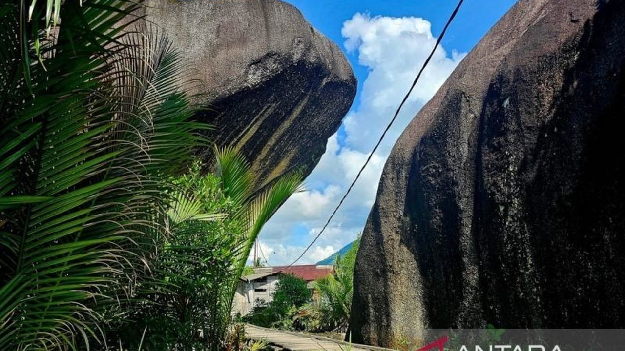Pemerintah pusat memberikan Dana Alokasi Khusus (DAK) Rp5,4 miliar kepada Natuna untuk membangun 57 unit rumah bagi warga terdampak penataan kawasan kumuh di Batu Kapal, yang akan direlokasi ke Puak.
