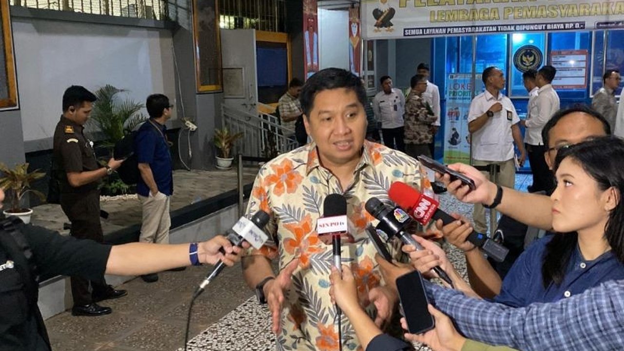 Menteri PKP, Maruarar Sirait, mendukung pemanfaatan lahan lapas di perkotaan untuk pembangunan rumah rakyat, sesuai arahan Presiden Prabowo Subianto, guna mengatasi krisis perumahan dan optimalisasi lahan strategis.