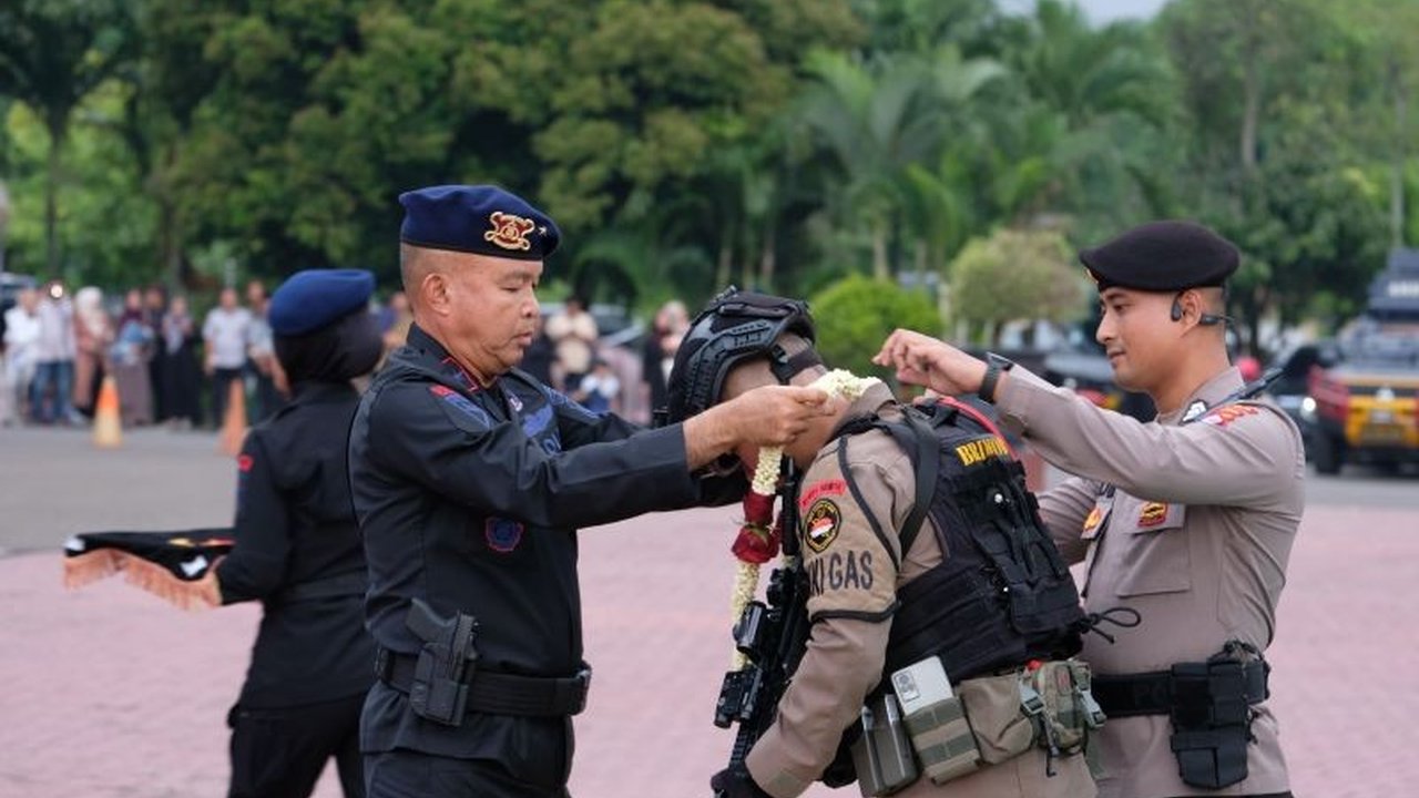 Polda Banten menggelar upacara penyambutan 98 personel Brimob yang telah menyelesaikan tugas negara dalam Operasi Amole II di Papua,  menandai keberhasilan misi pengamanan objek vital nasional PT Freeport Indonesia.