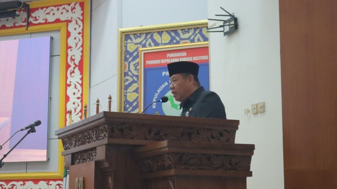 Gubernur Kepulauan Bangka Belitung, Hidayat Arsani, tengah mengkaji mutasi pejabat dan kepala OPD untuk menciptakan pemerintahan yang bersih, profesional, dan bebas dari pengaruh politik praktis, demi pelayanan masyarakat yang lebih baik.