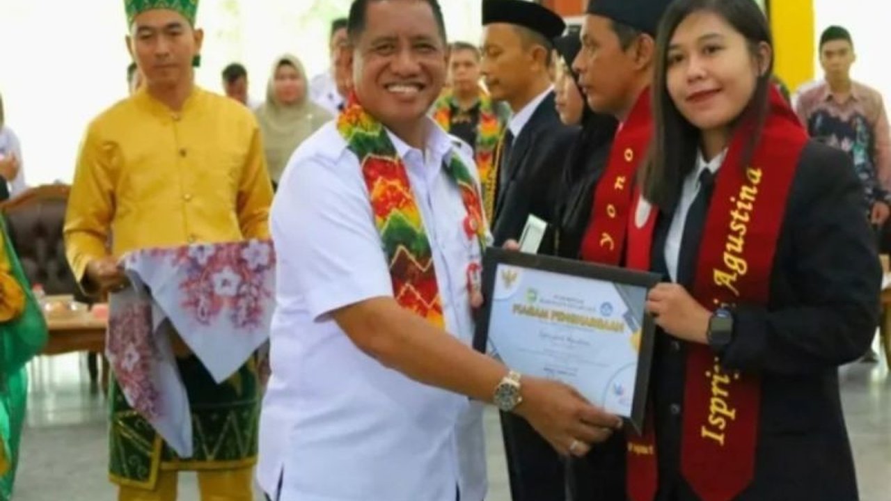 Pemerintah Kabupaten Tanah Laut mengukuhkan 127 guru penggerak sebagai agen perubahan dalam memajukan dunia pendidikan di Kalimantan Selatan.