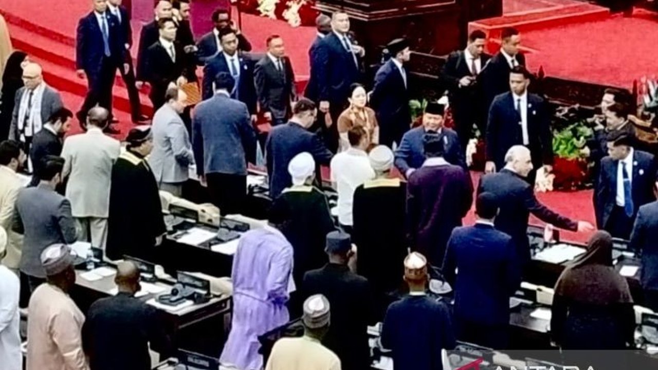 Presiden Prabowo Subianto menghadiri Konferensi Ke-19 Uni Parlemen Negara Anggota OKI (PUIC) di Jakarta, menunjukkan komitmen Indonesia dalam memperkuat kerja sama antarnegara anggota OKI melalui jalur diplomasi parlemen.