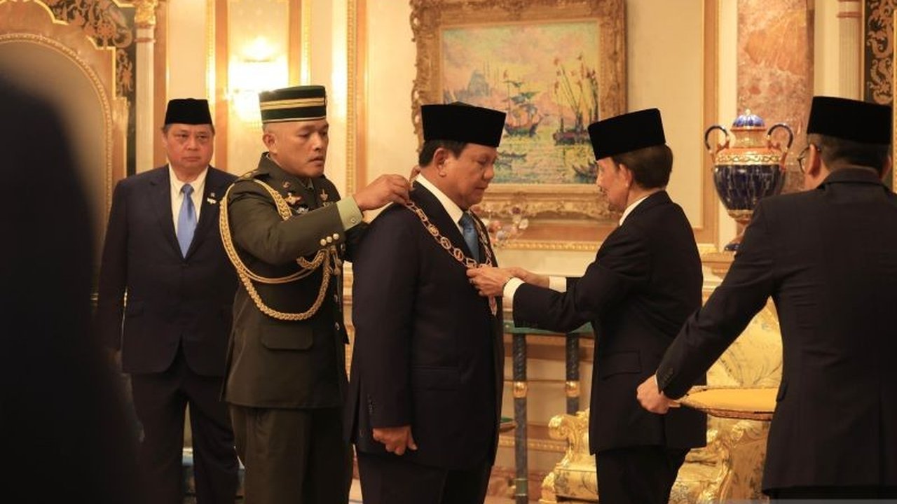 Presiden Prabowo Subianto menerima penghargaan tertinggi dari Kesultanan Brunei Darussalam, Darjah Kerabat Laila Utama, atas kontribusi dalam memperkuat hubungan kedua negara.