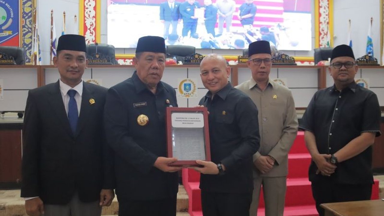 Pemerintah Provinsi Kepulauan Bangka Belitung dan DPRD Babel menyepakati RPJMD 2025-2030, yang berfokus pada peningkatan pertumbuhan ekonomi dan kesejahteraan masyarakat melalui peningkatan SDM, tata kelola pemerintahan, dan pertumbuhan ekonomi berkelanju