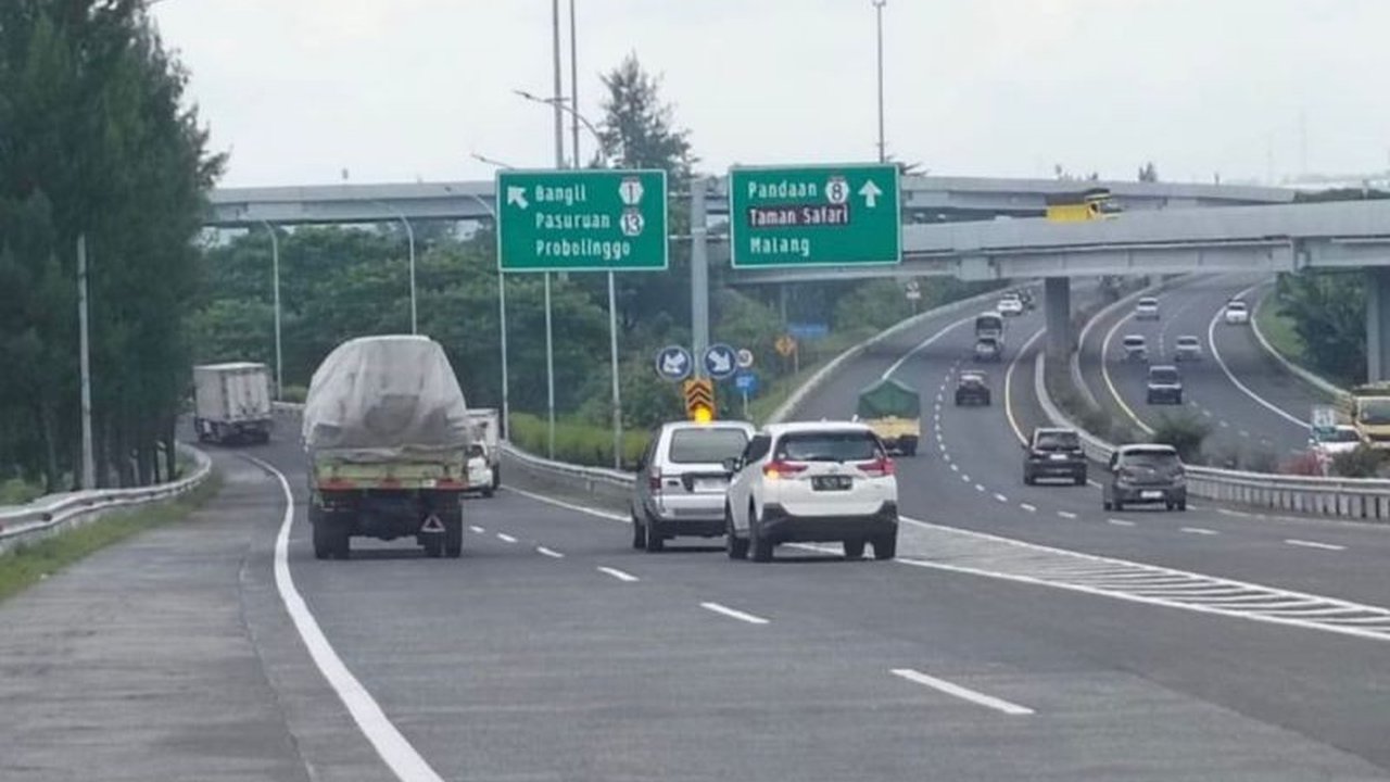 PT Jasamarga Gempol Pasuruan (JGP) mencatat peningkatan volume lalu lintas sebesar 9,33 persen di Tol Gempol-Pasuruan selama libur panjang Waisak 2025, didominasi kendaraan pribadi di Gerbang Tol Pasuruan.