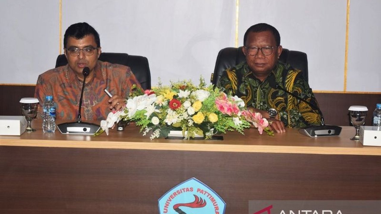 Universitas Pattimura (Unpatti) Ambon menjalin kerja sama dengan Pemerintah India untuk meningkatkan mutu pendidikan di Maluku melalui berbagai program beasiswa, pertukaran pelajar, dan pelatihan dosen.