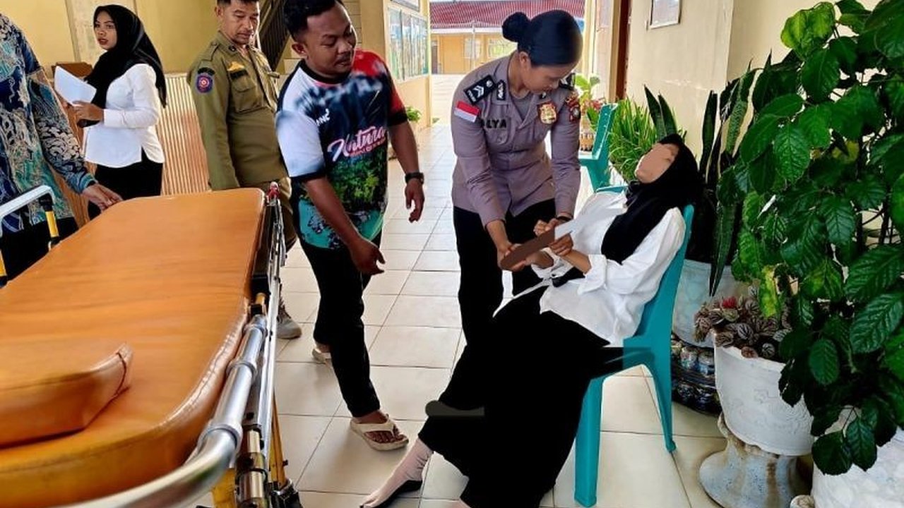 Pemkab Natuna siagakan perawat dan ambulans selama Seleksi Kompetensi Dasar (SKD) PPPK tahap II guna memberikan pertolongan pertama pada peserta yang sakit, terutama mereka yang berusia di atas 40 tahun.
