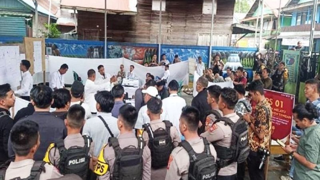 Mahkamah Konstitusi mendiskualifikasi seluruh pasangan calon Pilkada Barito Utara 2024; KPU Kalteng menunggu arahan KPU RI untuk PSU.