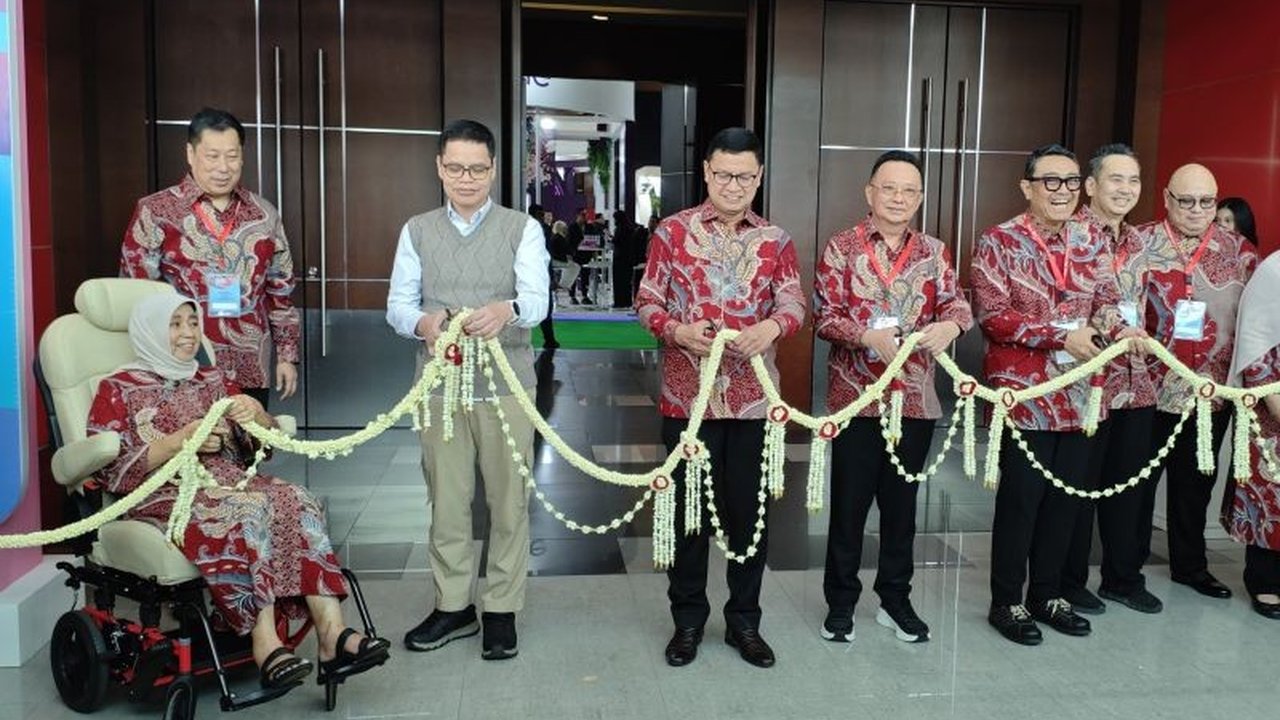 Pameran Indonesia Cosmetic Ingredients (ICI) ke-14 di Jakarta sukses digelar Perkosmi, menampilkan inovasi dan teknologi terkini di industri kosmetik Indonesia serta menargetkan 12.000 pengunjung.