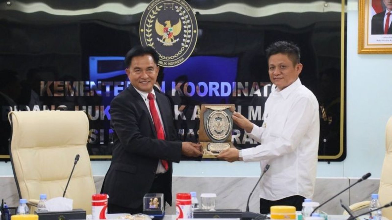 Menko Kumham Yusril Ihza Mahendra meminta Pemkab OKU Timur segera mengajukan usulan resmi pembangunan lapas, guna mempercepat proses koordinasi anggaran dengan Kemenkeu dan merealisasikan pembangunan yang telah lama direncanakan.