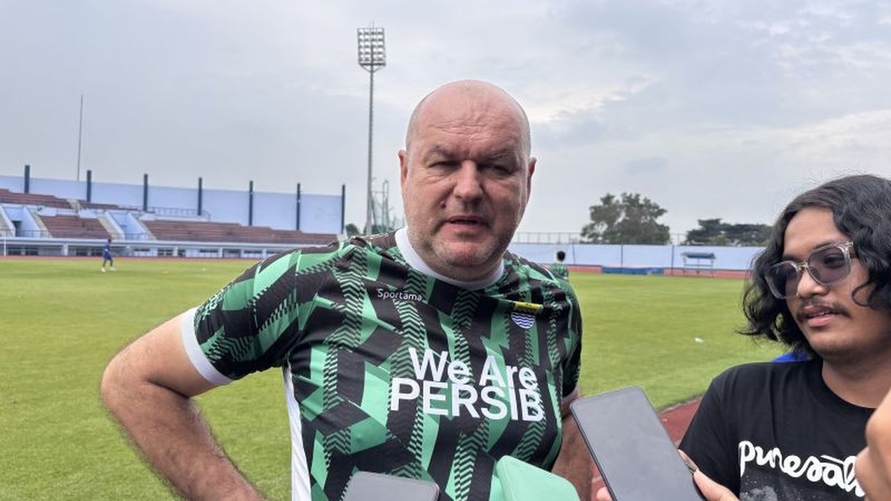 Pelatih Persib Bandung, Bojan Hodak, memberikan kesempatan bermain kepada Victor Igbonefo dan Achmad Jufriyanto di dua laga terakhir Liga 1 sebagai bentuk penghargaan atas kontribusi mereka.