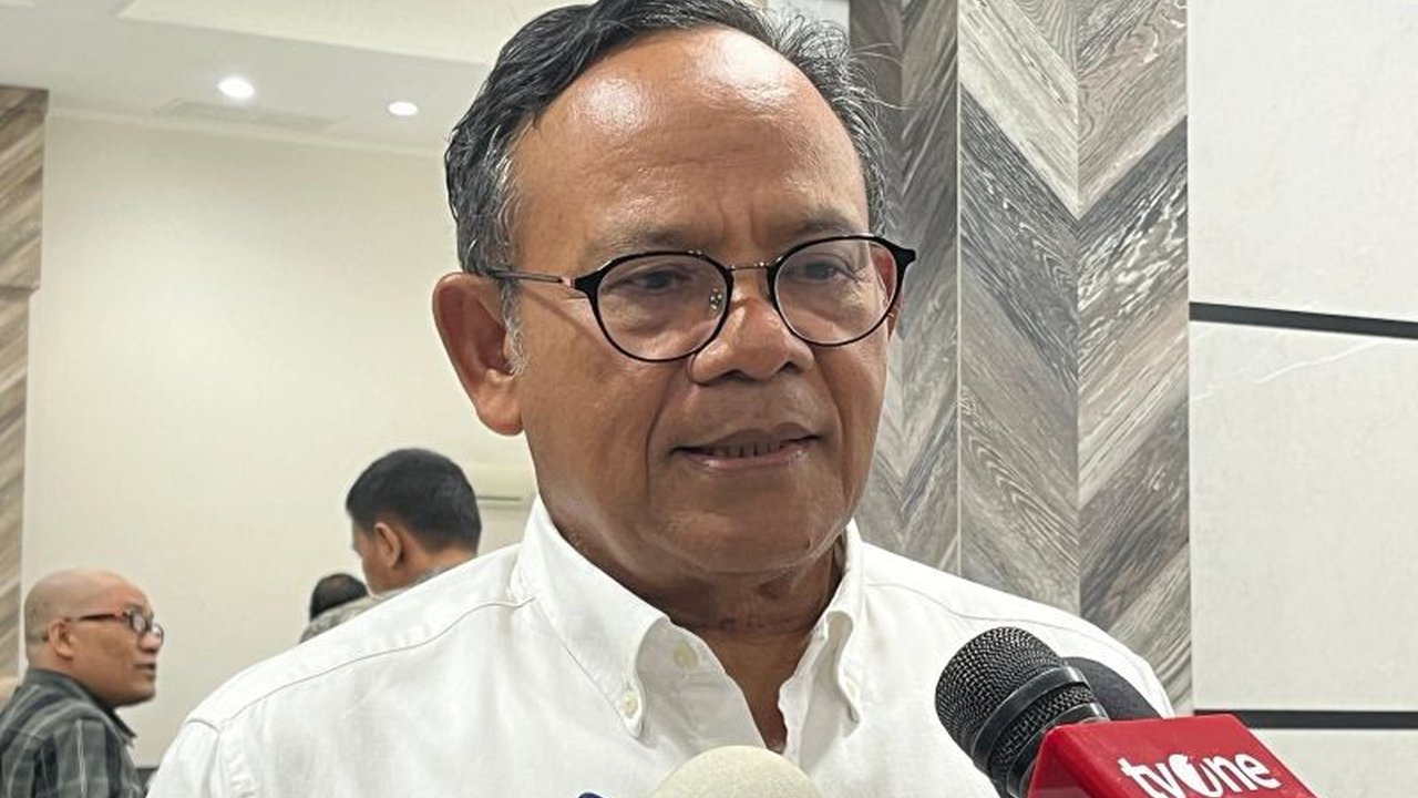 Ketua Dewan Pers, Komaruddin Hidayat, menyerukan kolaborasi nasional untuk melawan maraknya sampah digital yang mengancam pemikiran dan perilaku masyarakat Indonesia.