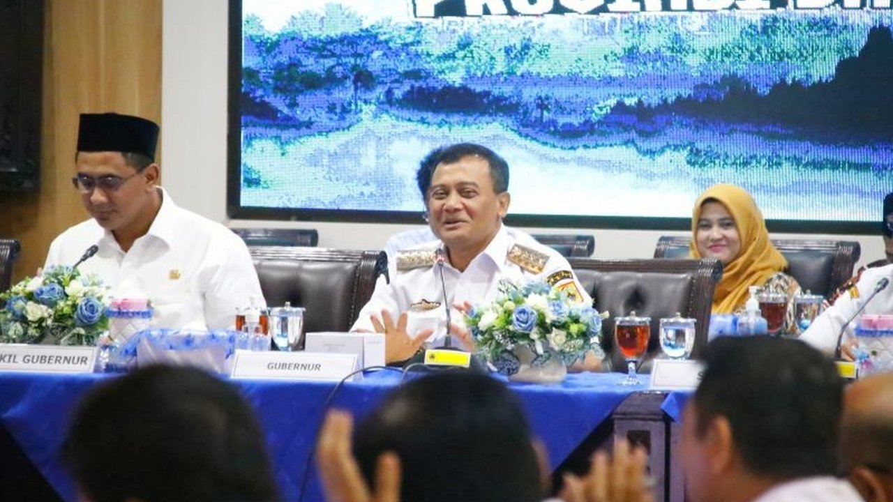 Gubernur Jawa Tengah, Ahmad Luthfi, umumkan pembentukan Satgas pengelolaan sampah untuk percepat target Indonesia bebas sampah pada 2029, dengan fokus edukasi, supervisi, dan inovasi teknologi.