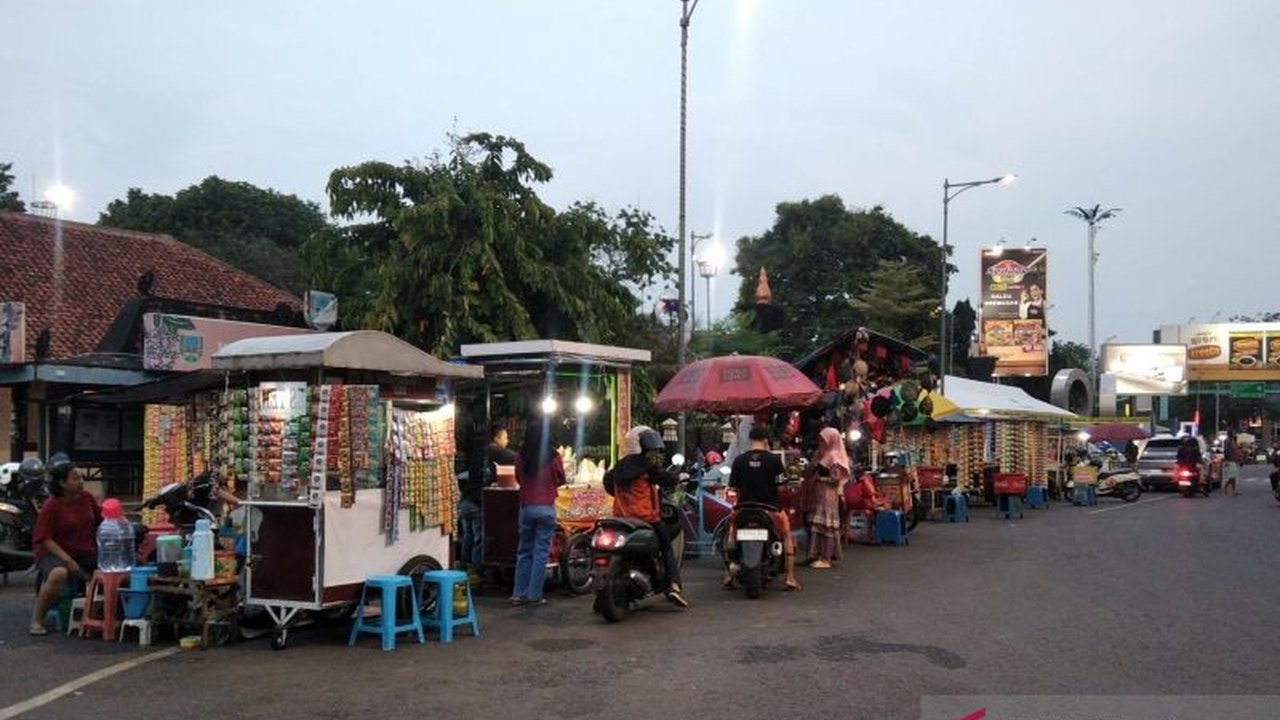 Perda PKL Kudus Akan Ditinjau Ulang: Aturan Zona Larangan Dinilai Banyak Dilanggar