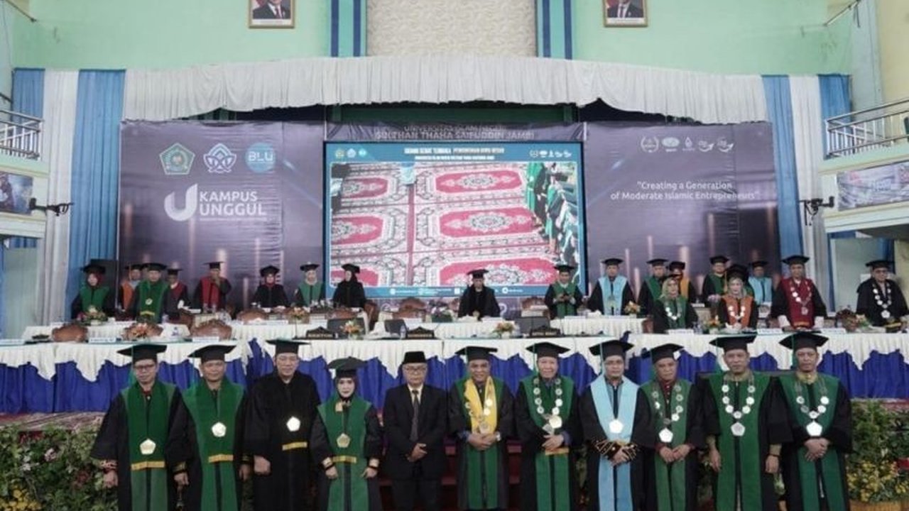 UIN Jambi Kukuhkan Lima Guru Besar, Perkuat Transformasi Akademik Menuju Kampus Kelas Dunia