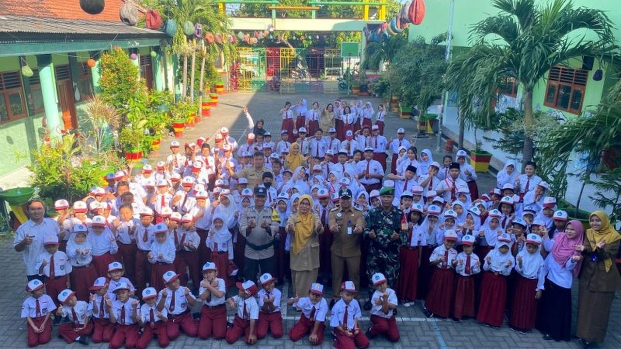 Dinas Pendidikan Kota Madiun berinovasi dengan melibatkan lurah dan pejabat Dinas Pendidikan sebagai inspektur upacara untuk menanamkan nilai kepemimpinan dan kedisiplinan pada siswa SD dan SMP.