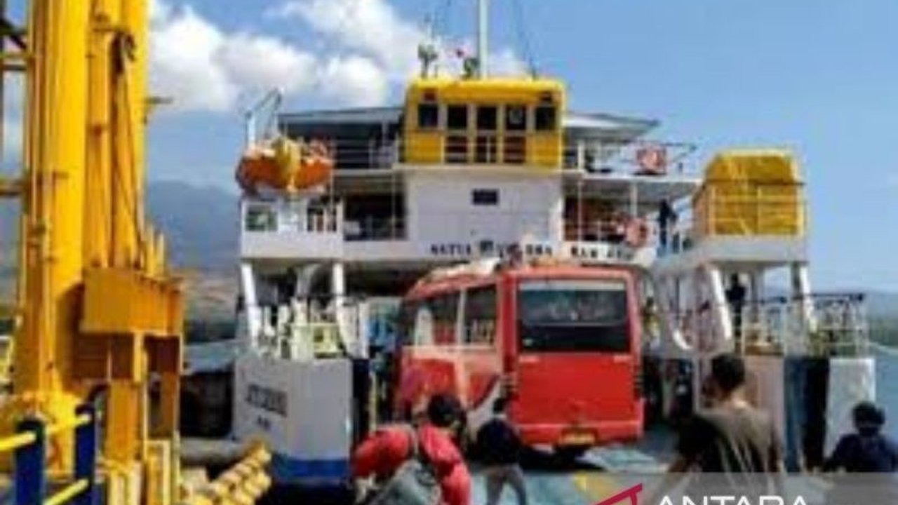 Operasional Pelabuhan Kayangan dan Poto Tano tetap berjalan normal meskipun ada rencana aksi unjuk rasa besar-besaran terkait pembentukan Provinsi Pulau Sumbawa.